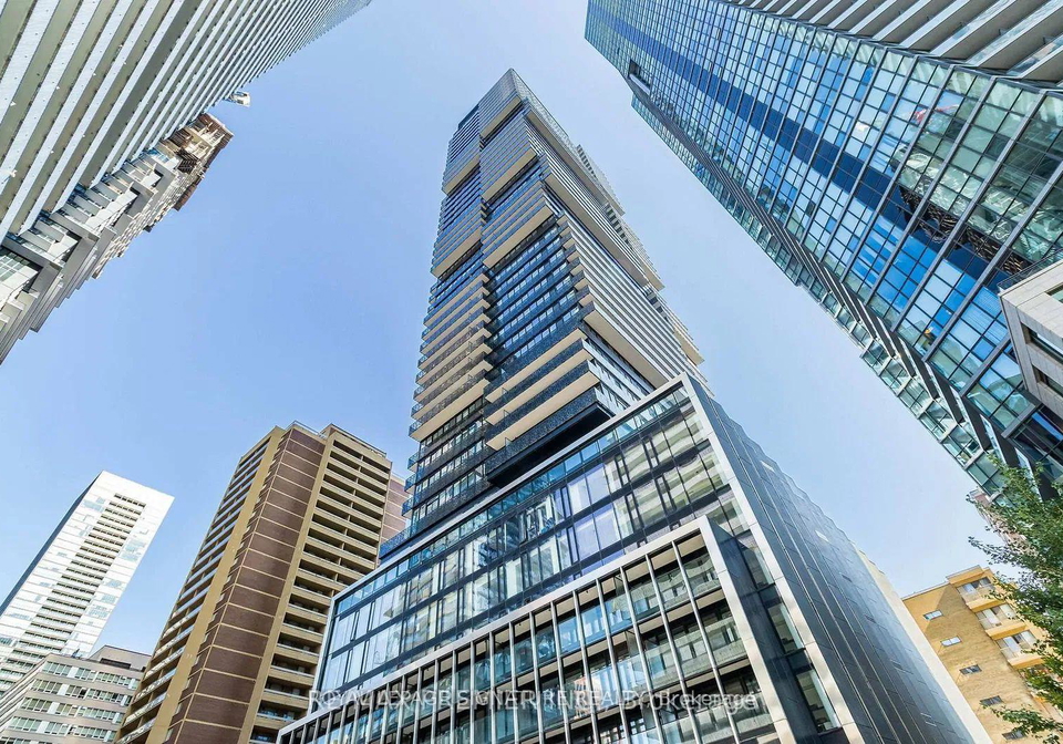 55-charles-street-e-toronto-ontario-c13029678