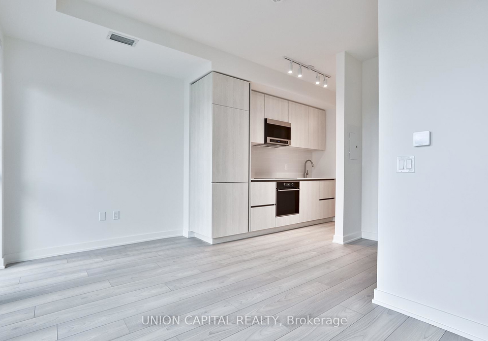 110-broadway-avenue-toronto-ontario-c13029716