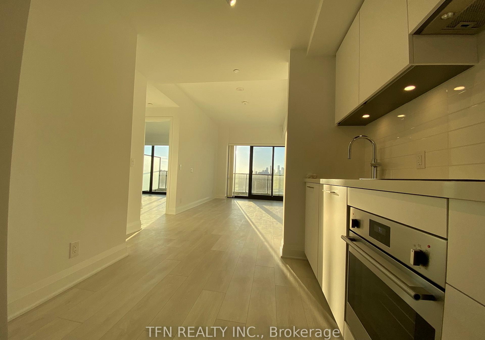 33-frederick-todd-way-n-east-york-ontario-c13030012