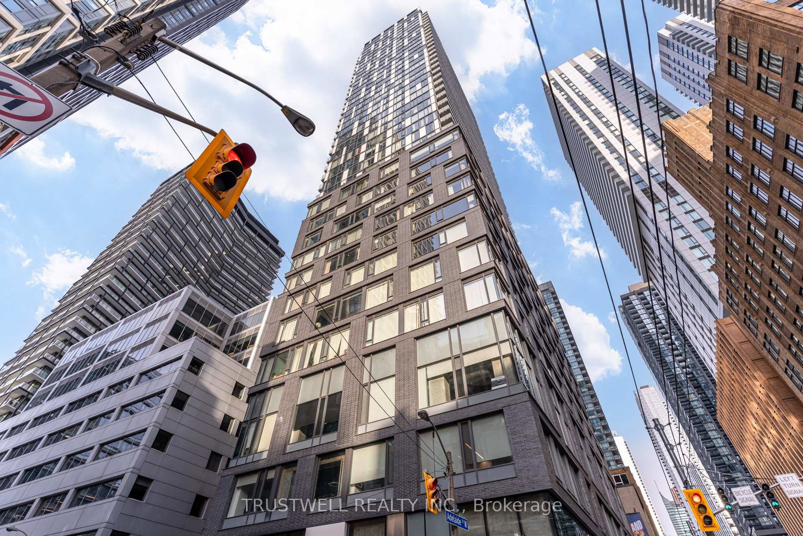 101-peter-street-toronto-ontario-c13030036