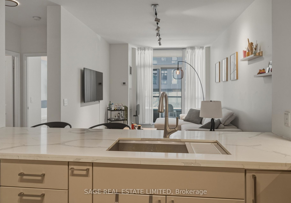 88-broadway-avenue-toronto-ontario-c13030116