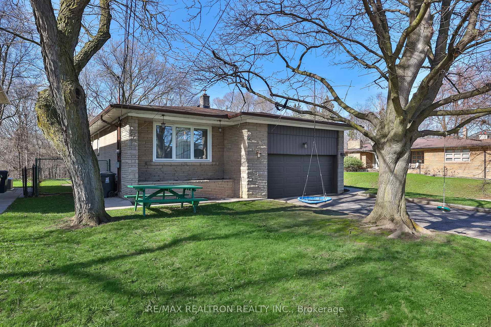 122-hove-street-toronto-ontario-c13030136
