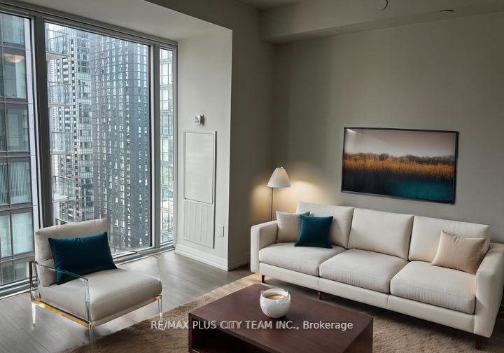 28-widmer-street-toronto-ontario-c13030274