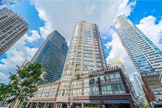 24-wellesley-street-w-toronto-ontario-c13030282