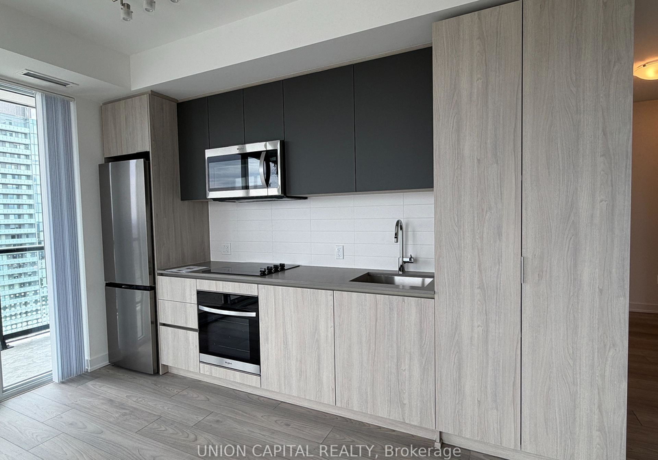 5858-yonge-street-toronto-ontario-c13030290