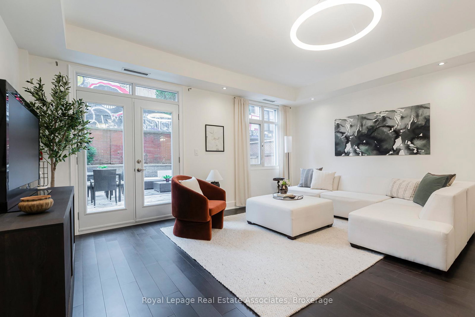 500-richmond-street-w-toronto-ontario-c13030362
