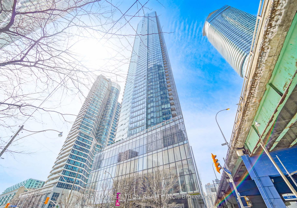10-york-street-toronto-ontario-c13030404