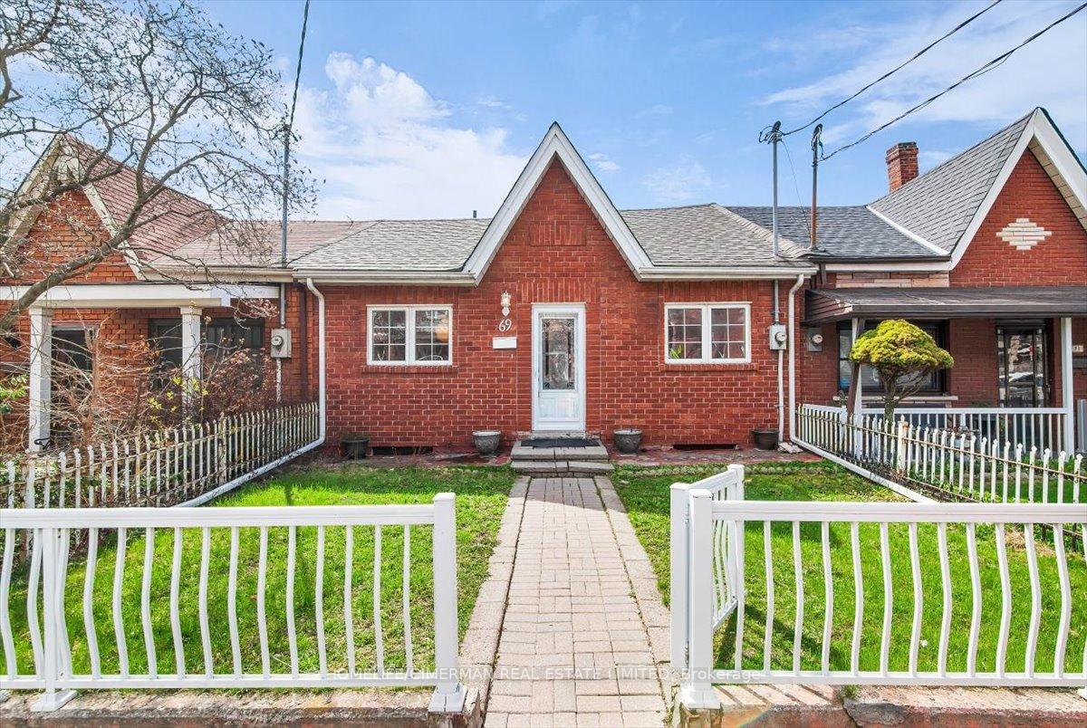 69-robinson-street-toronto-ontario-c13030534