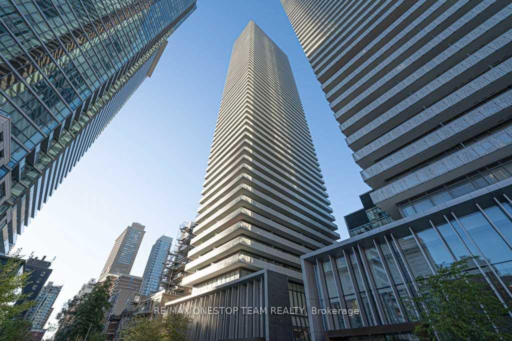 42-charles-street-e-toronto-ontario-c13030542