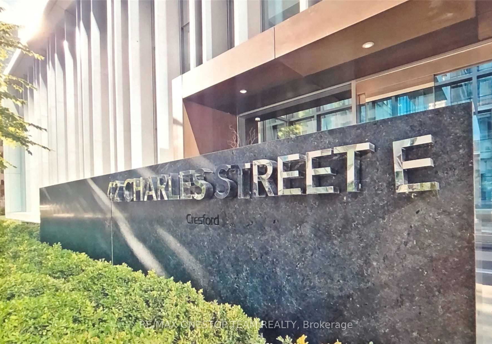 42-charles-street-e-toronto-ontario-c13030542