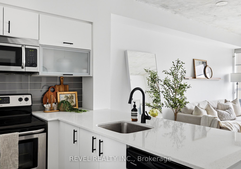 150-east-liberty-street-toronto-ontario-c13030762