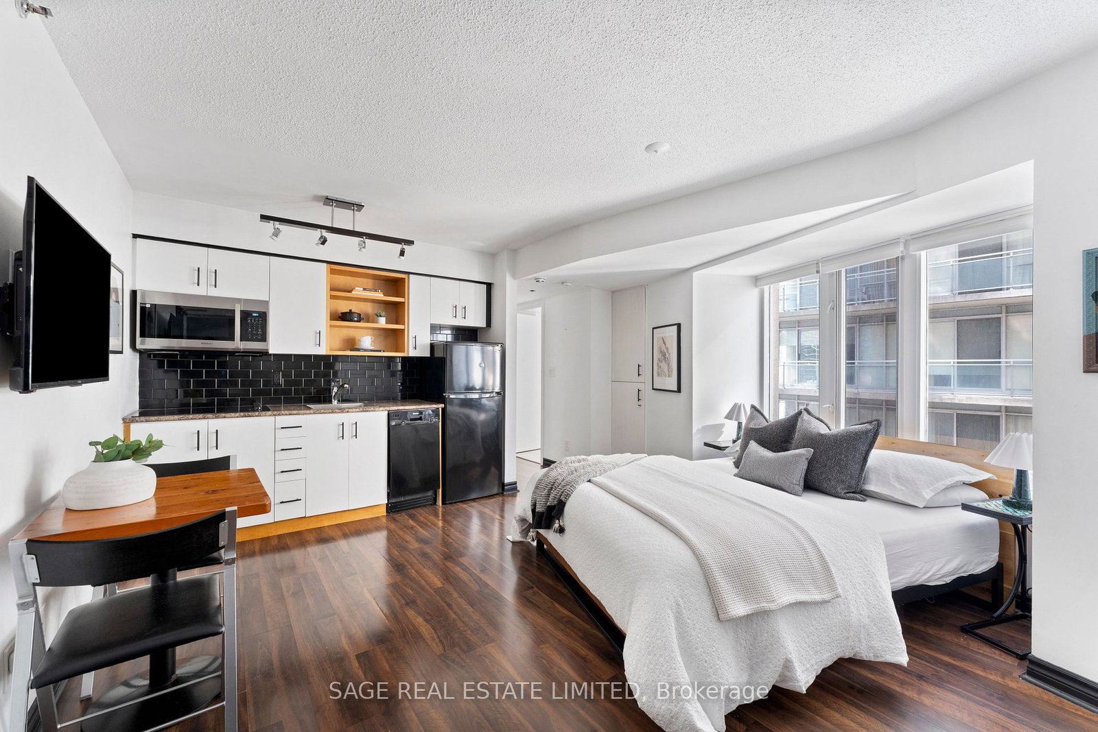 200-victoria-street-toronto-ontario-c13031146