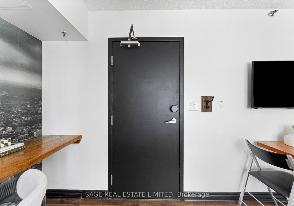200-victoria-street-toronto-ontario-c13031146