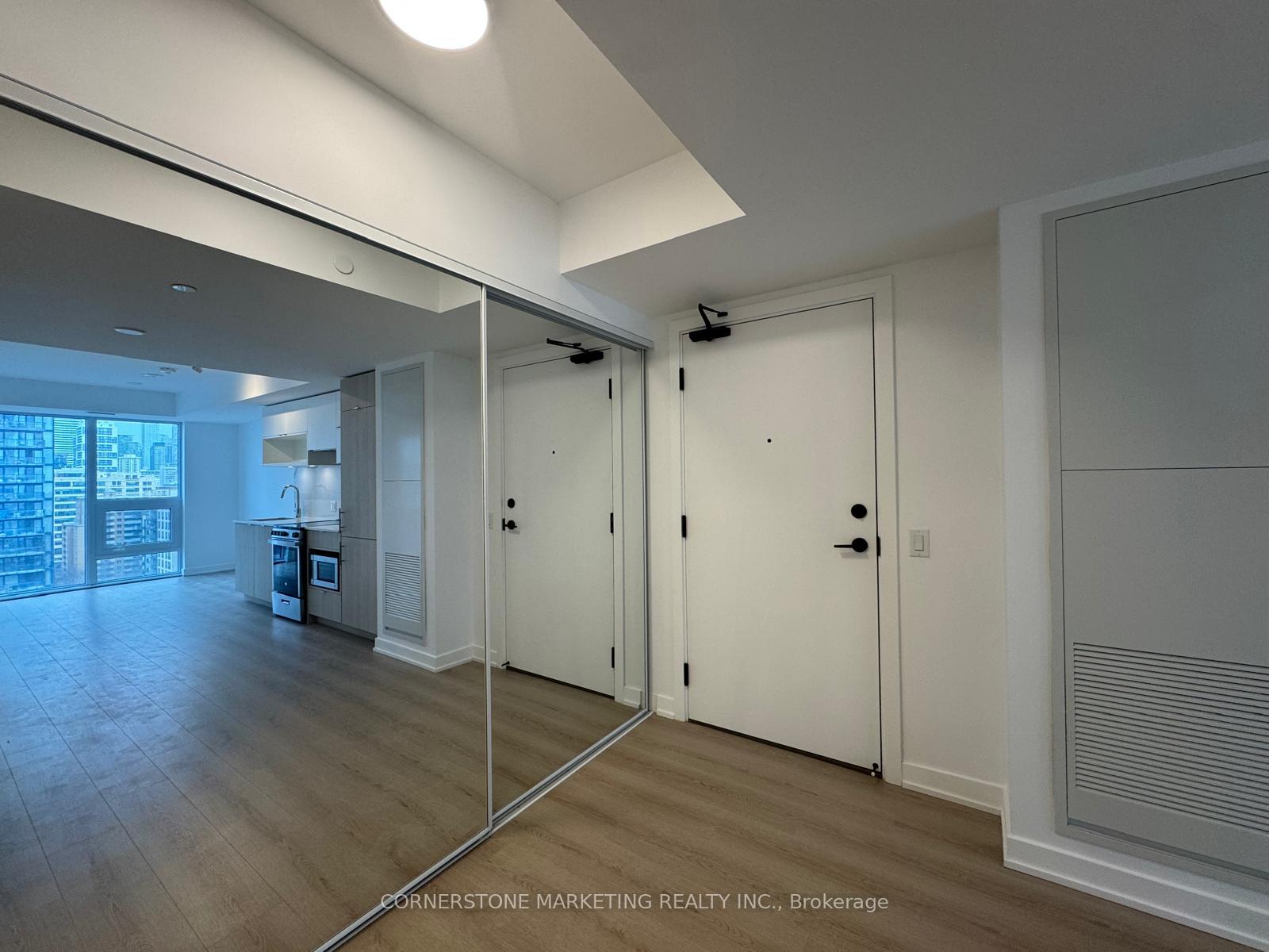 100-queen-street-e-toronto-ontario-c13031192