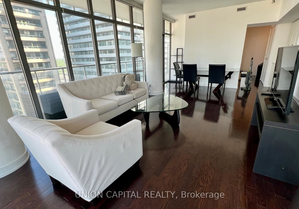 33-charles-street-e-toronto-ontario-c13031444