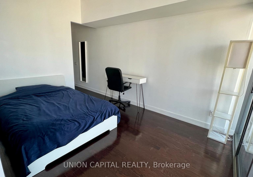 33-charles-street-e-toronto-ontario-c13031444