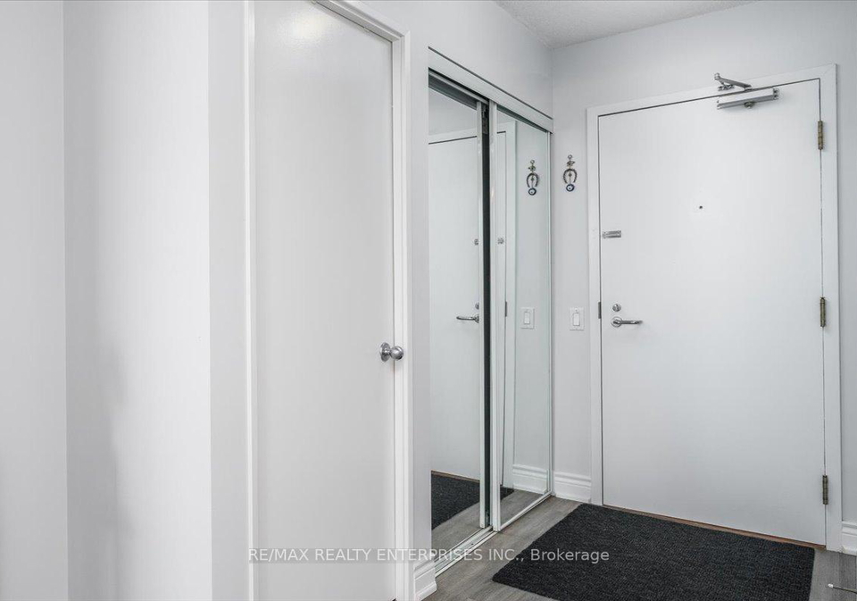 21-overlea-boulevard-ne-east-york-ontario-c13031758