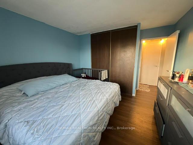 100-leeward-glenway-east-york-ontario-c13031840
