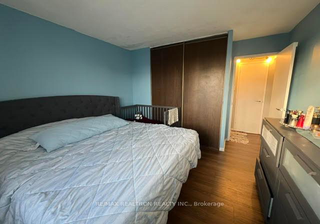 100-leeward-glenway-east-york-ontario-c13031840