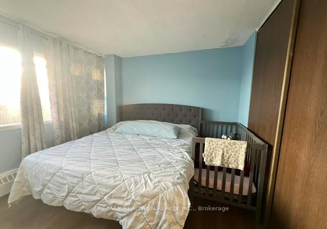 100-leeward-glenway-east-york-ontario-c13031840