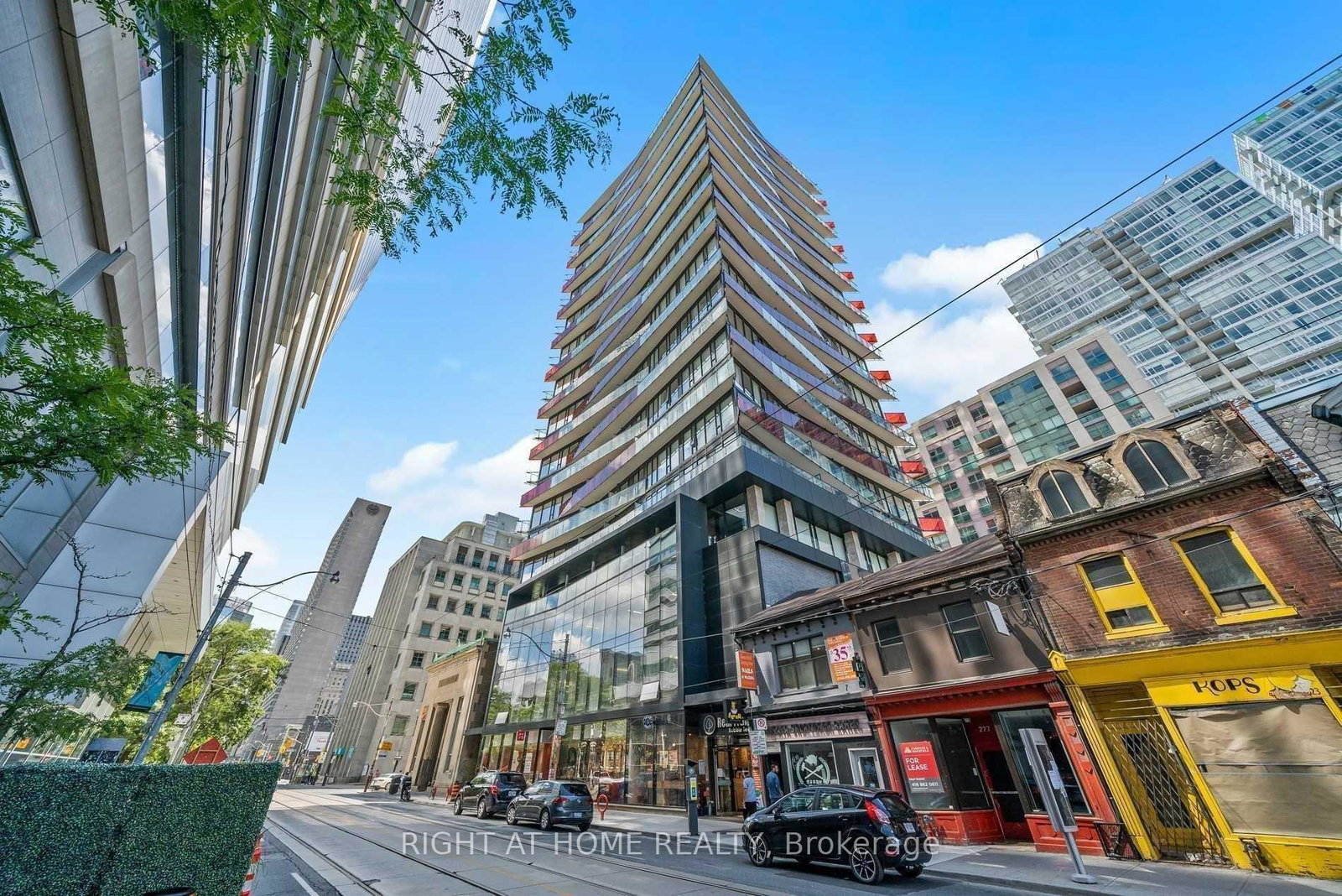 215-queen-street-w-toronto-ontario-c13032446