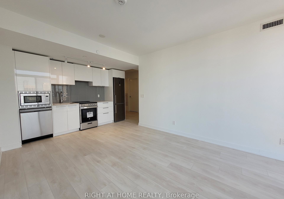 501-yonge-street-toronto-ontario-c13033340