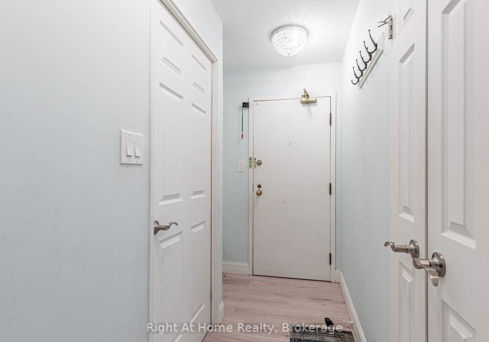 24-wellesley-street-w-toronto-ontario-c13033498