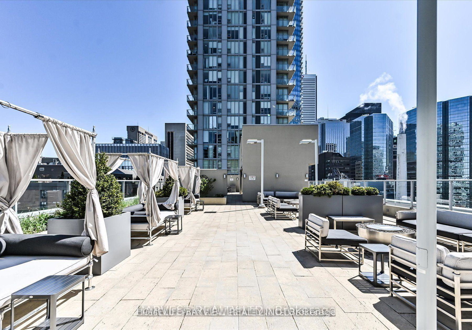 21-nelson-street-toronto-ontario-c13033514