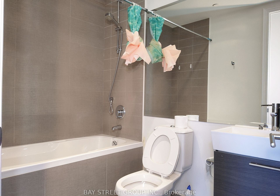 388-yonge-street-toronto-ontario-c13033546