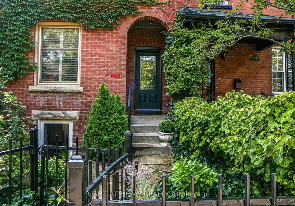 440-sackville-street-toronto-ontario-c13033604