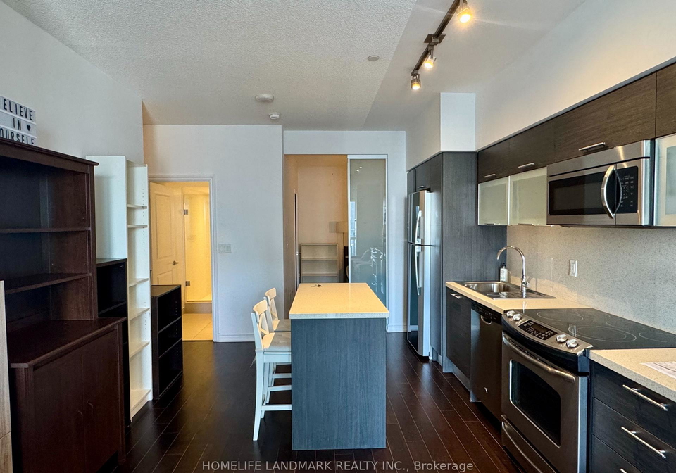 386-yonge-street-toronto-ontario-c13033650