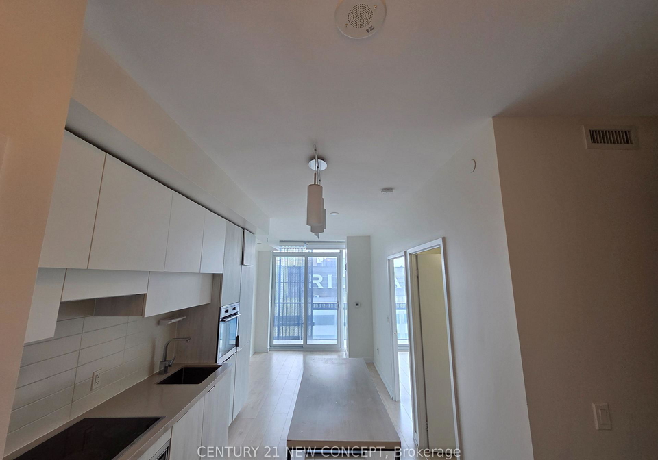 8-eglinton-avenue-toronto-ontario-c13034028