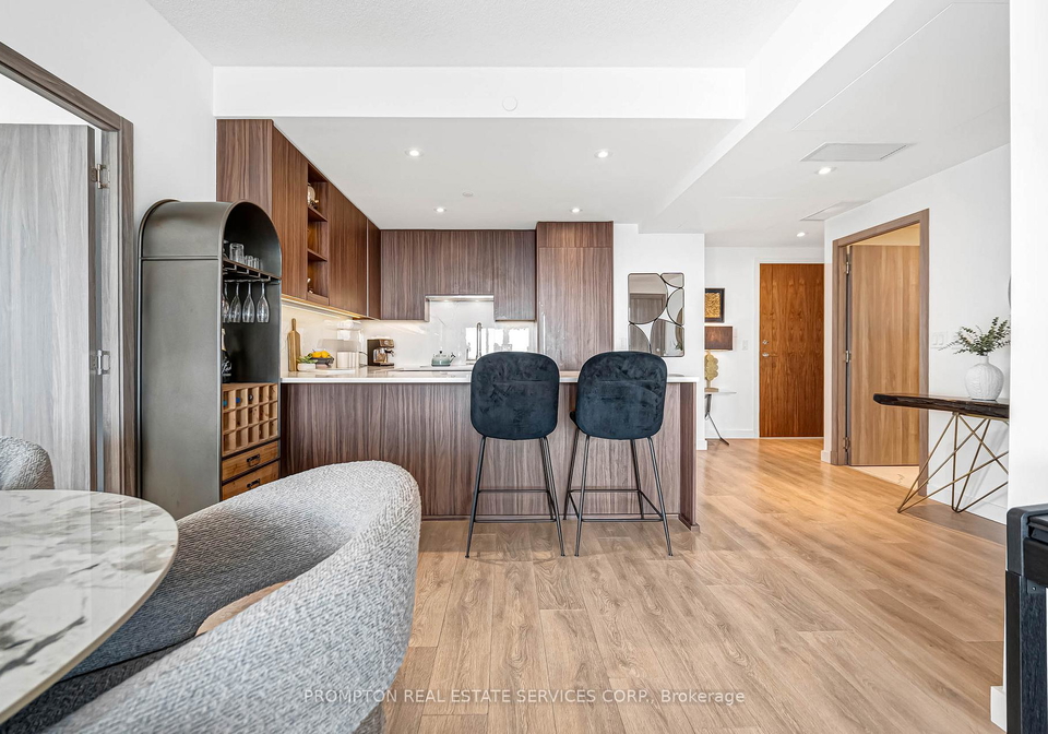 25-mcmahon-drive-north-york-ontario-c13034614