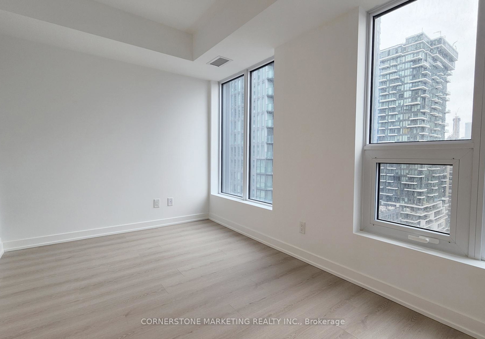 100-queen-street-e-toronto-ontario-c13034872