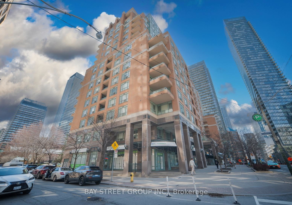 889-bay-street-toronto-ontario-c13035034