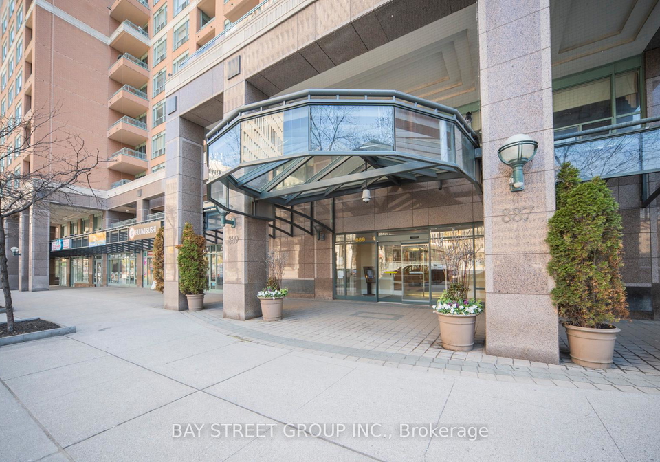 889-bay-street-toronto-ontario-c13035034