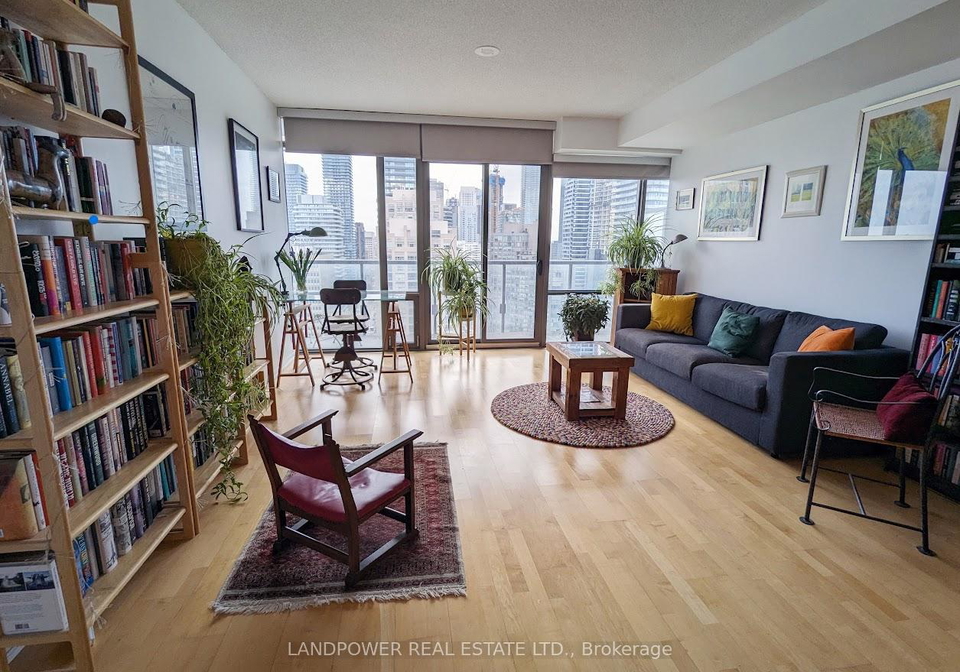 37-grosvenor-street-toronto-ontario-c13035484