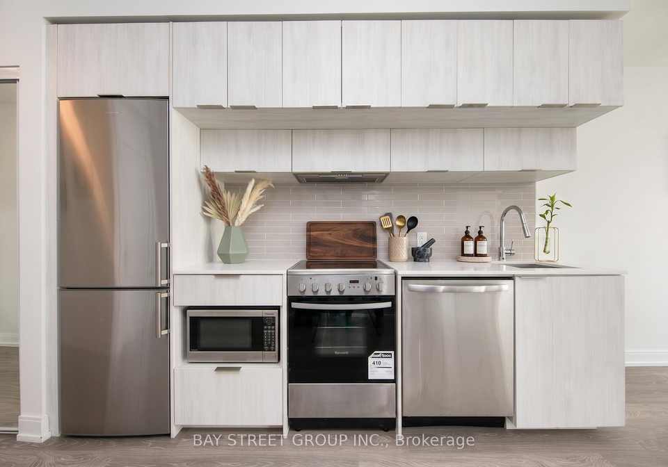 181-dundas-street-e-toronto-ontario-c13035498