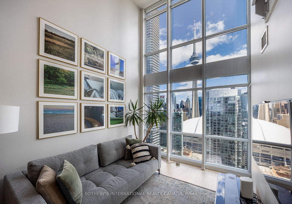 15-fort-york-boulevard-toronto-ontario-c13035856