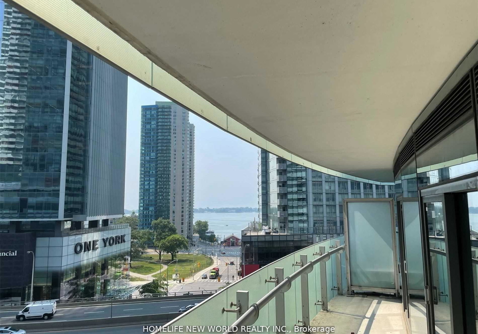 14-york-street-toronto-ontario-c13036034