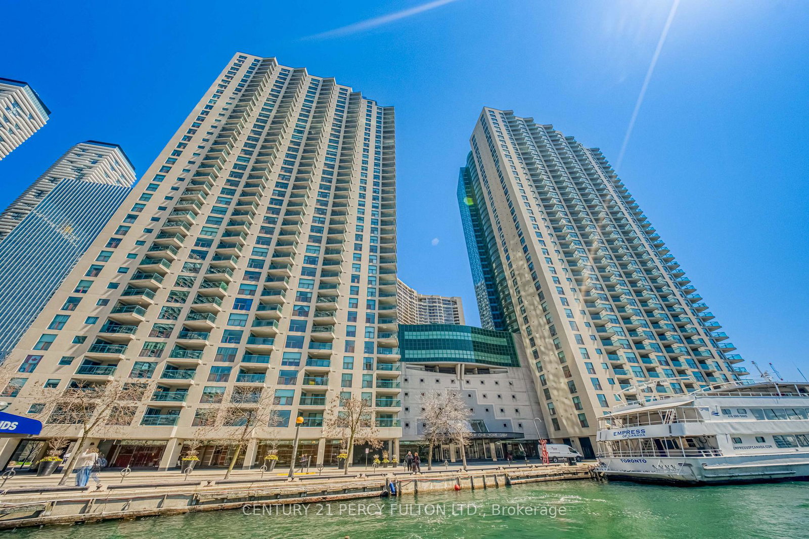 77-harbour-square-toronto-ontario-c13036080