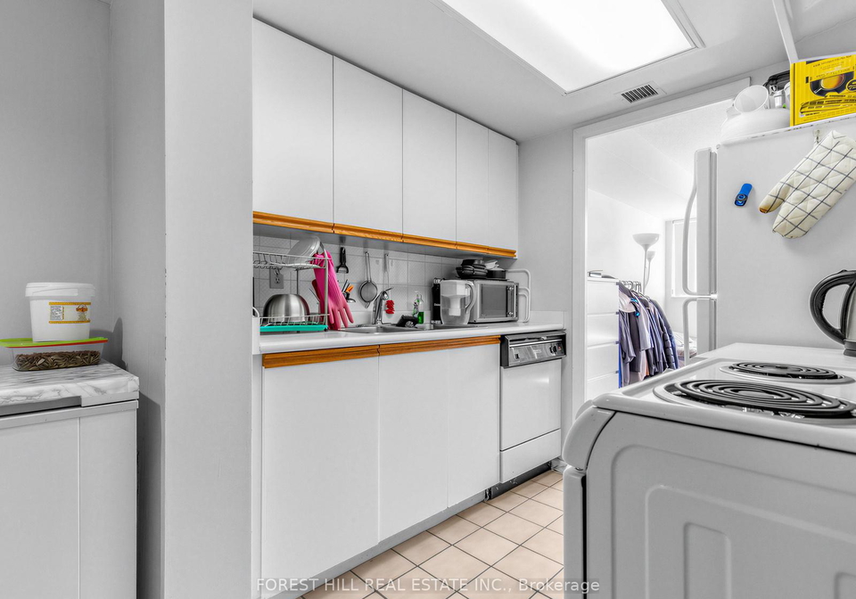 15-maitland-place-toronto-ontario-c13036310
