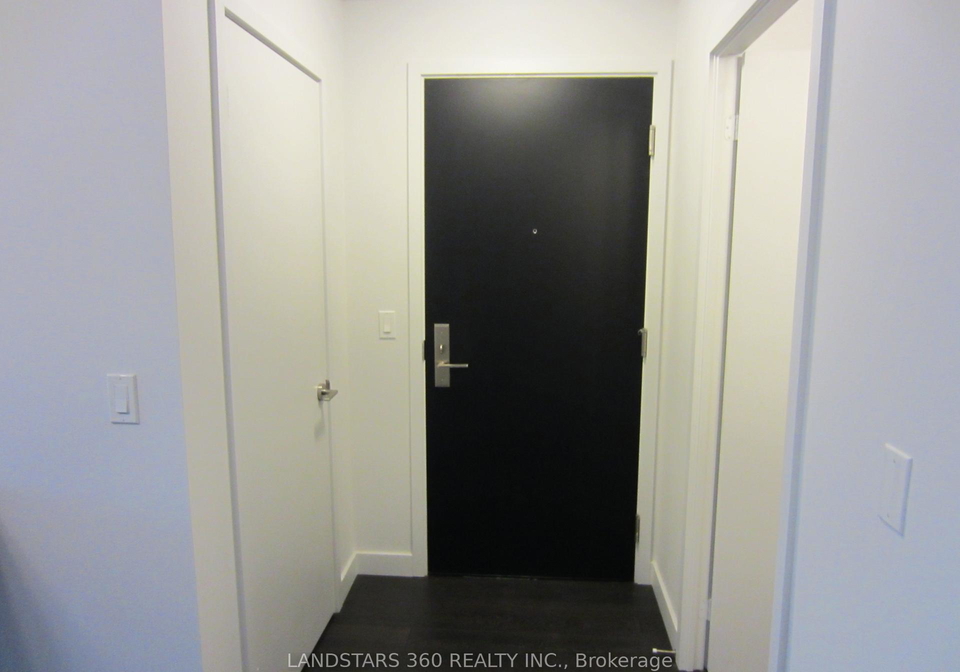 8-eglinton-avenue-e-toronto-ontario-c13036342