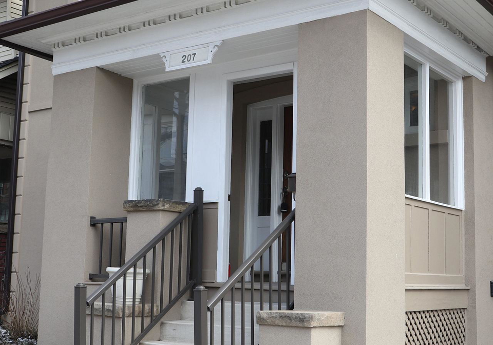 207-oakwood-avenue-toronto-ontario-c13036786