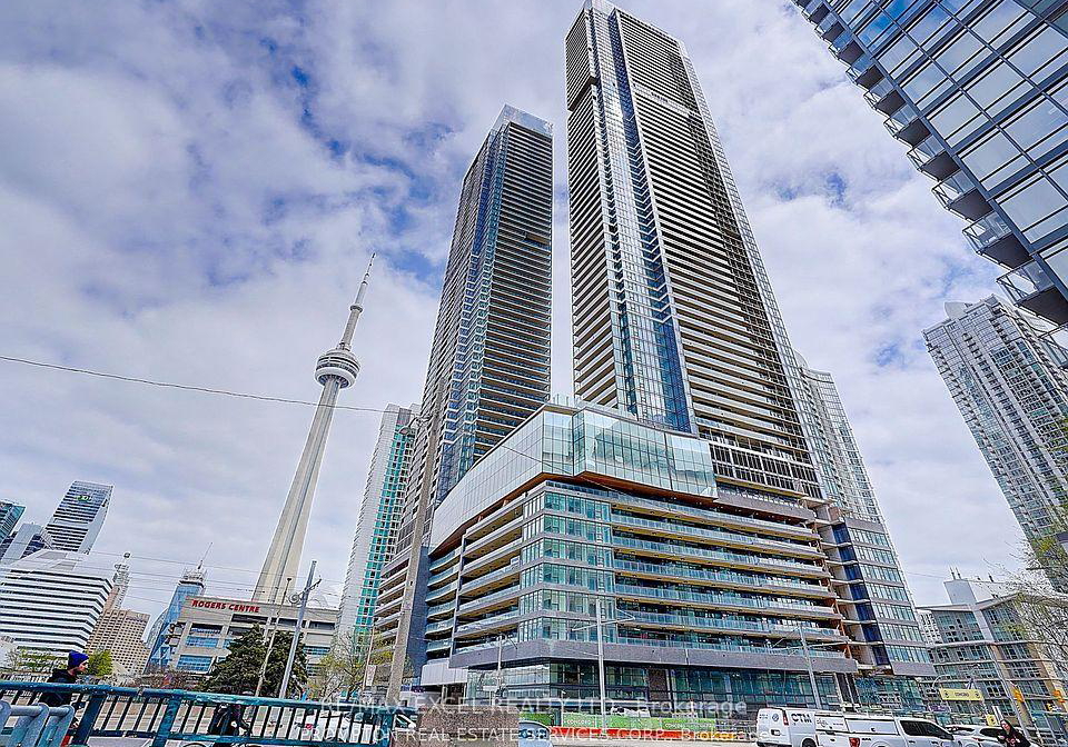 3-concord-cityplace-way-toronto-ontario-c13037144