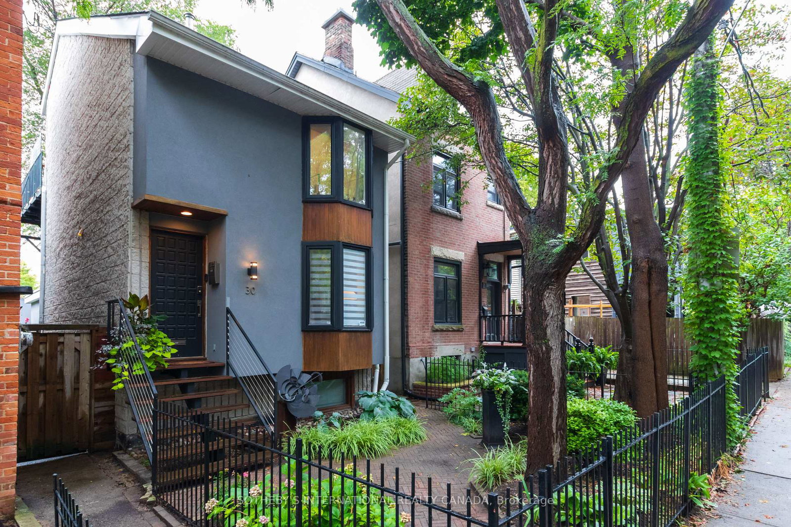 30-sword-street-toronto-ontario-c13037270