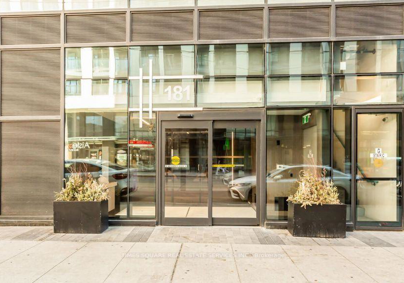 181-dundas-street-e-toronto-ontario-c13037406
