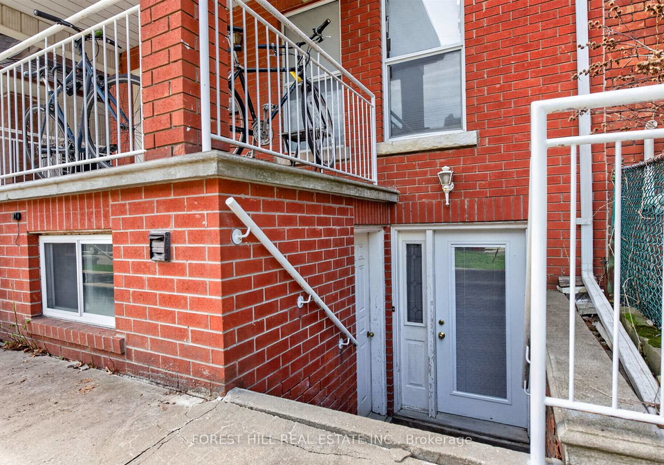 14-concord-avenue-toronto-ontario-c13037486