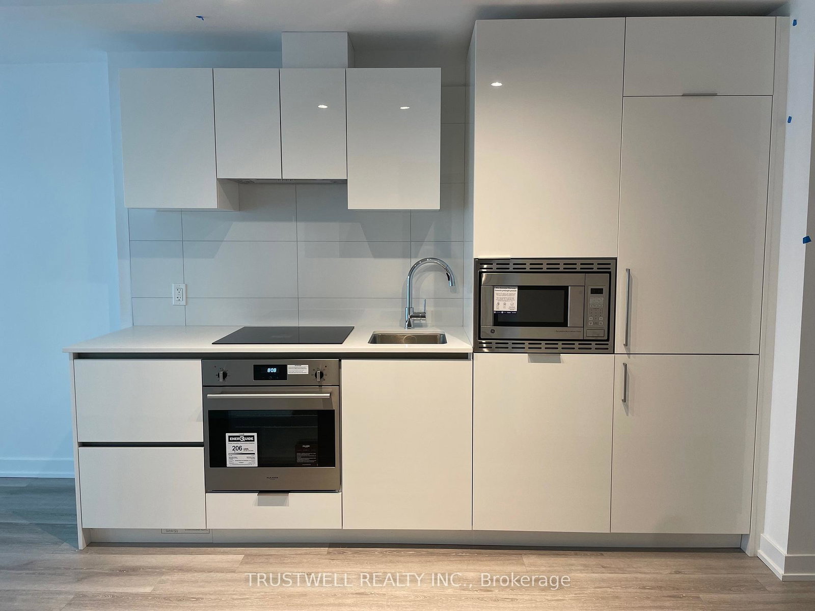 230-simcoe-street-toronto-ontario-c13037758