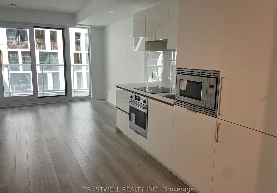 230-simcoe-street-toronto-ontario-c13037758